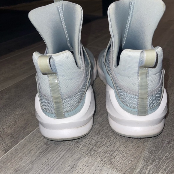 Puma shoes - Picture 4 of 7